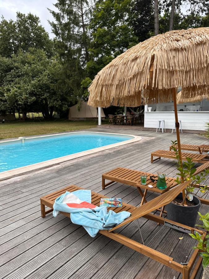 Hotel Grand Tepee Glamping Pour 2 Saint-Lyphard Esterno foto