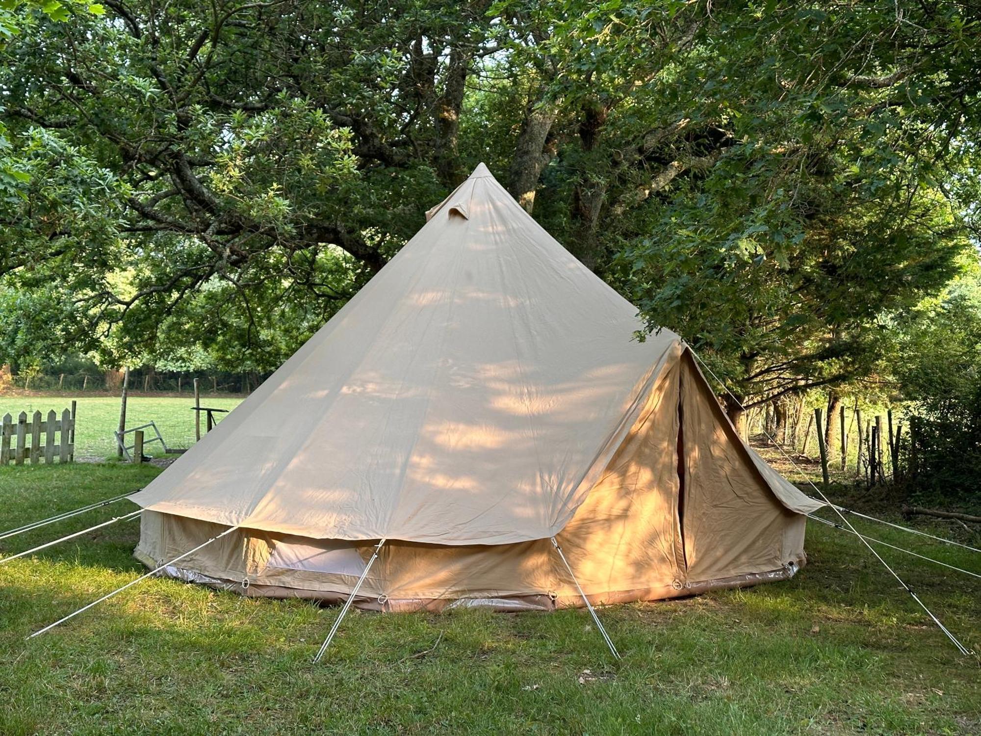 Hotel Grand Tepee Glamping Pour 2 Saint-Lyphard Esterno foto