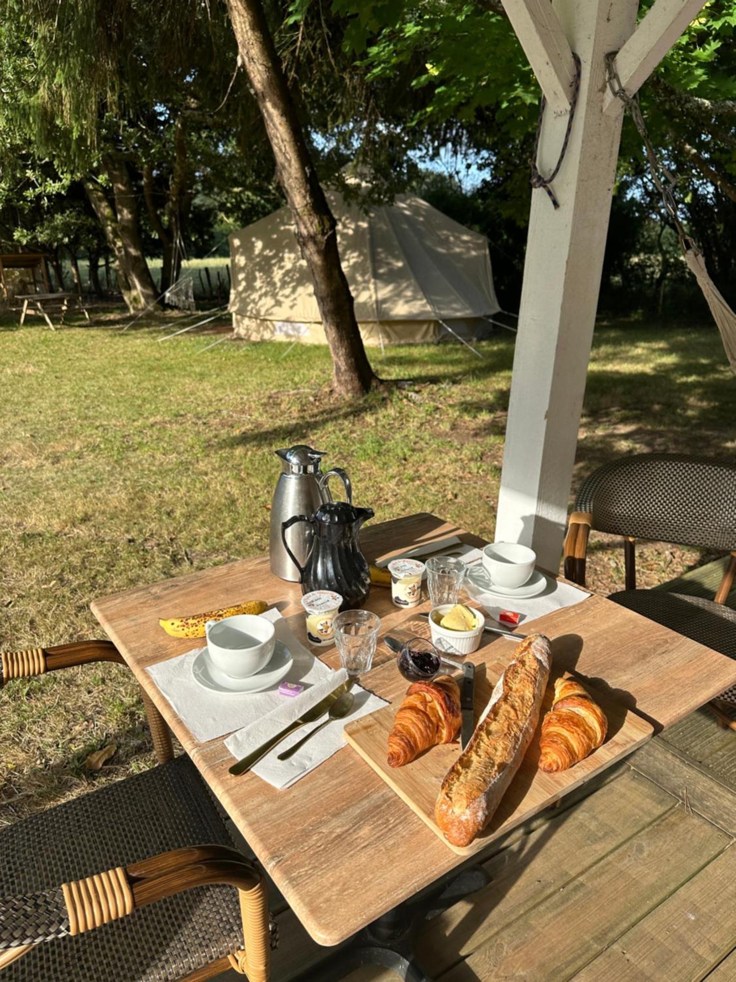Hotel Grand Tepee Glamping Pour 2 Saint-Lyphard Esterno foto