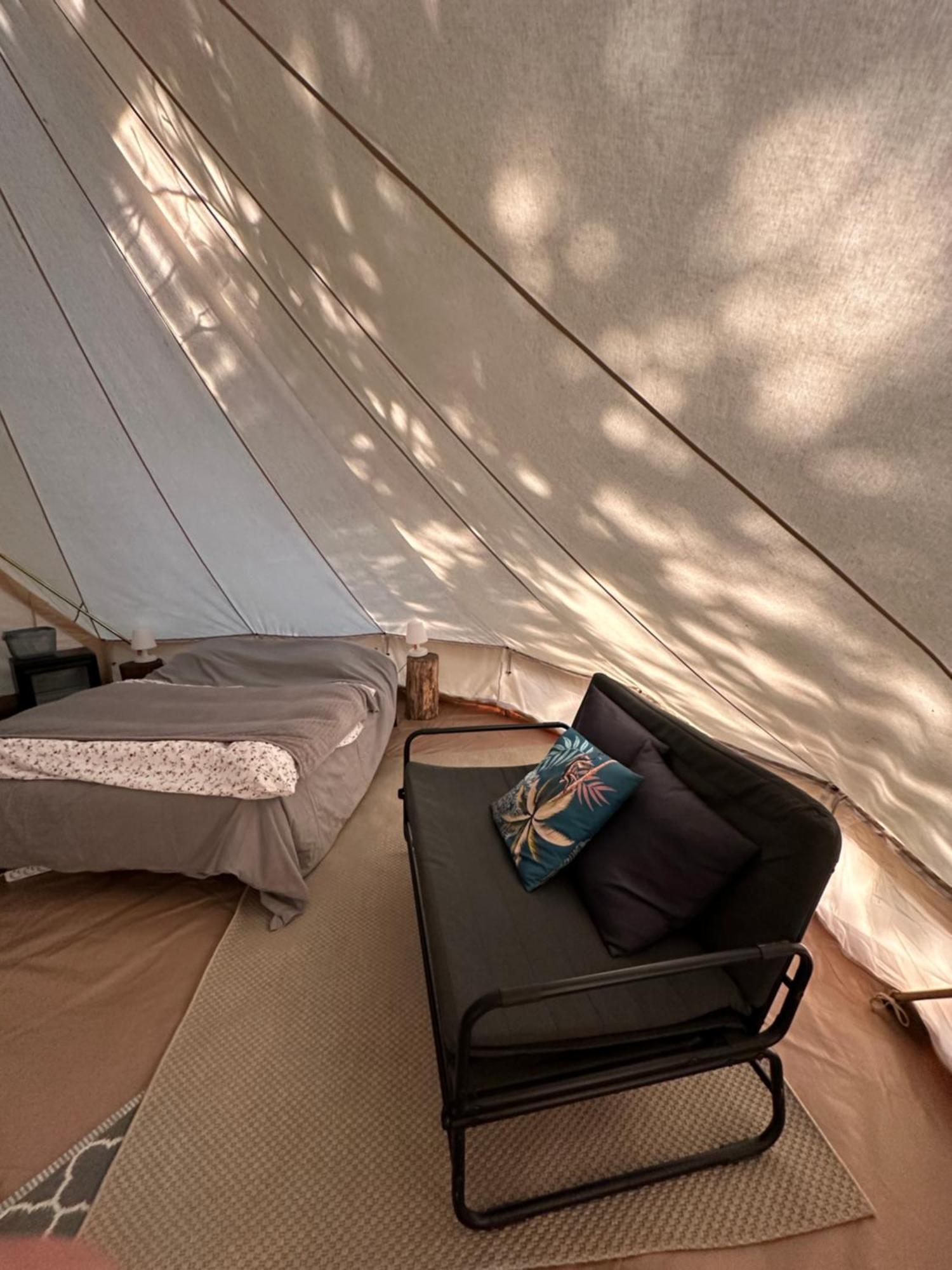 Hotel Grand Tepee Glamping Pour 2 Saint-Lyphard Esterno foto