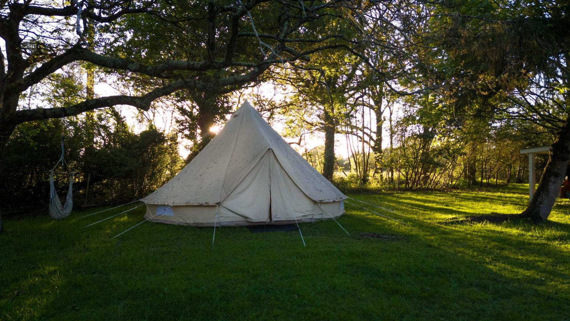 Hotel Grand Tepee Glamping Pour 2 Saint-Lyphard Esterno foto