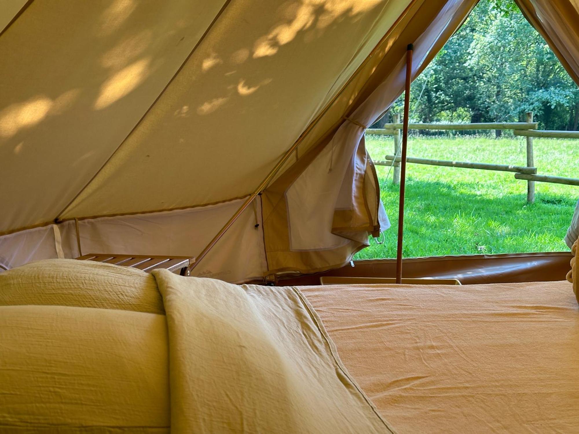 Hotel Grand Tepee Glamping Pour 2 Saint-Lyphard Esterno foto
