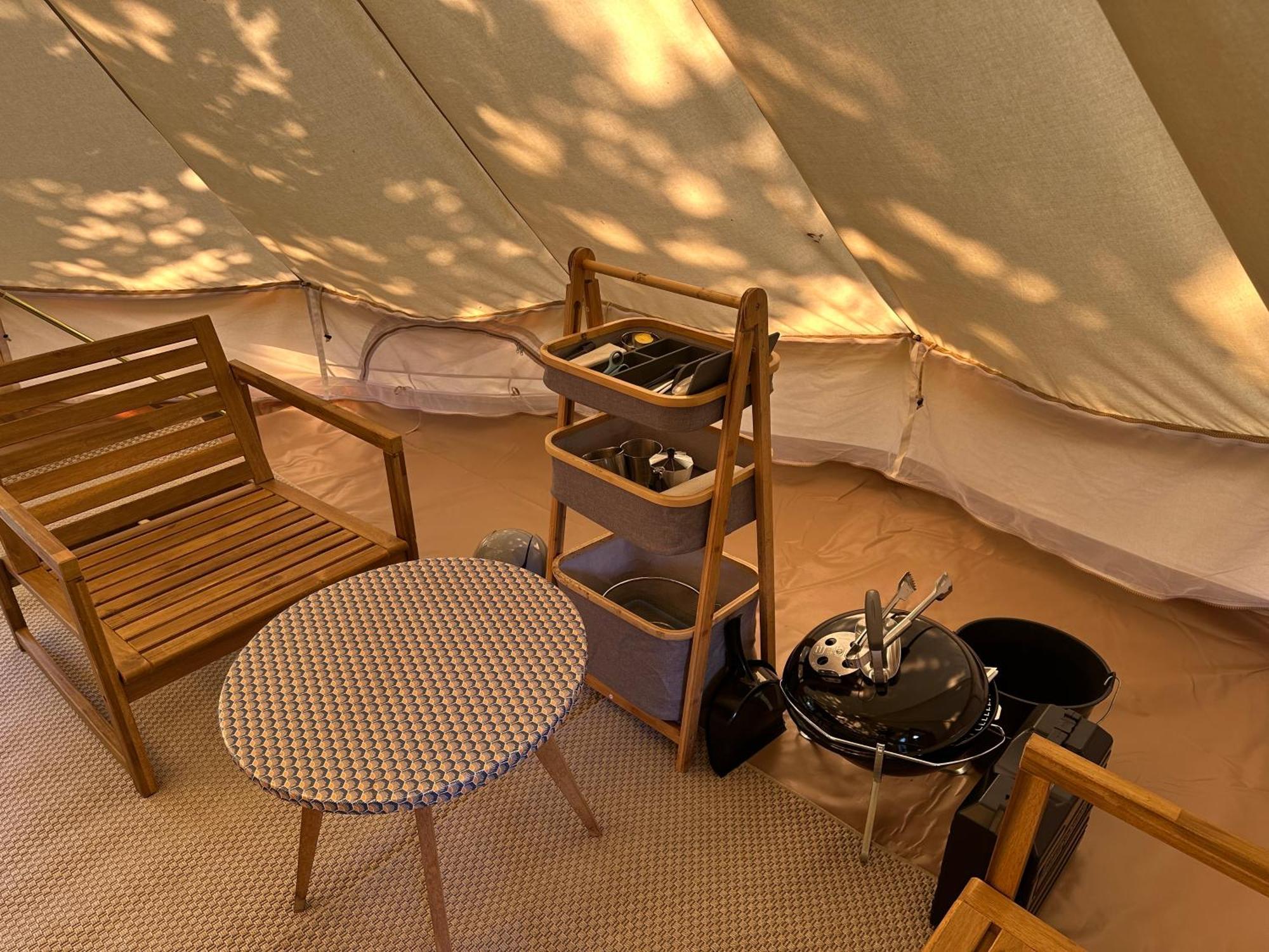 Hotel Grand Tepee Glamping Pour 2 Saint-Lyphard Esterno foto