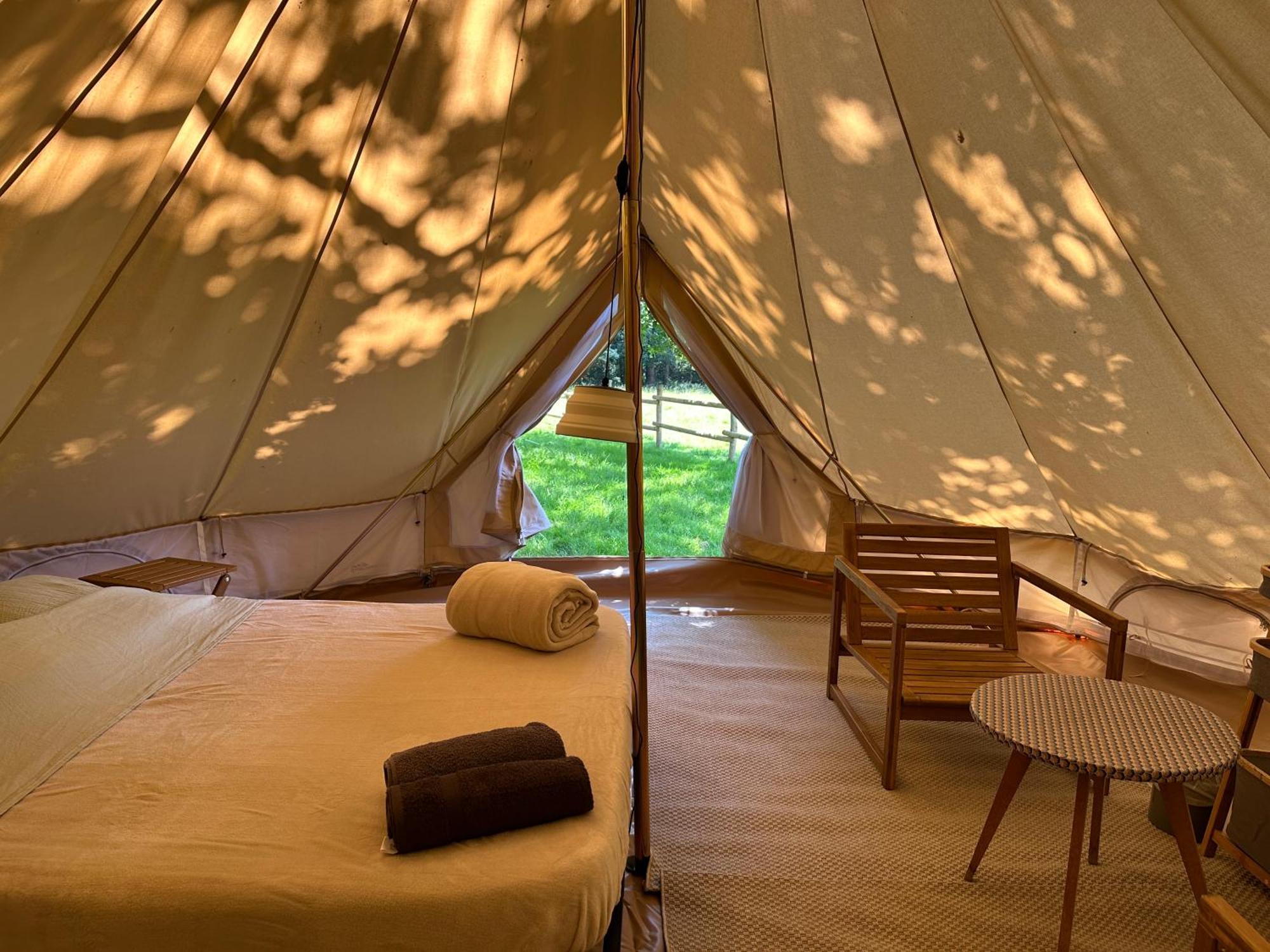 Hotel Grand Tepee Glamping Pour 2 Saint-Lyphard Esterno foto