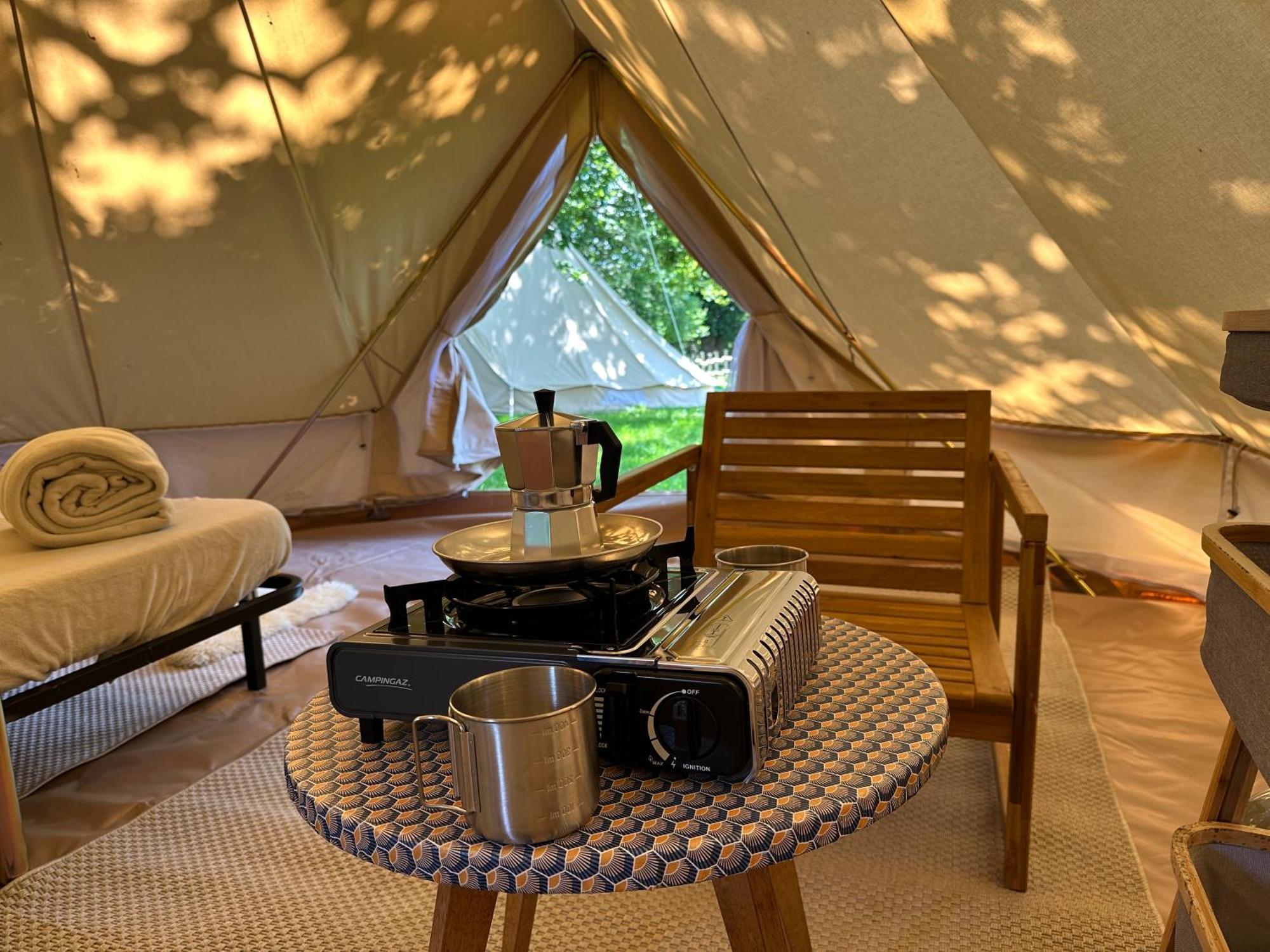 Hotel Grand Tepee Glamping Pour 2 Saint-Lyphard Esterno foto