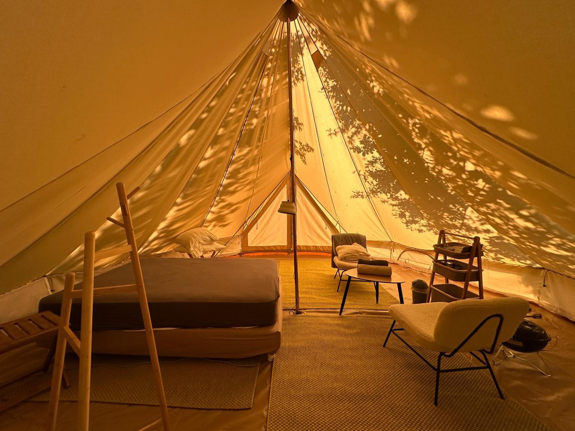 Hotel Grand Tepee Glamping Pour 2 Saint-Lyphard Esterno foto