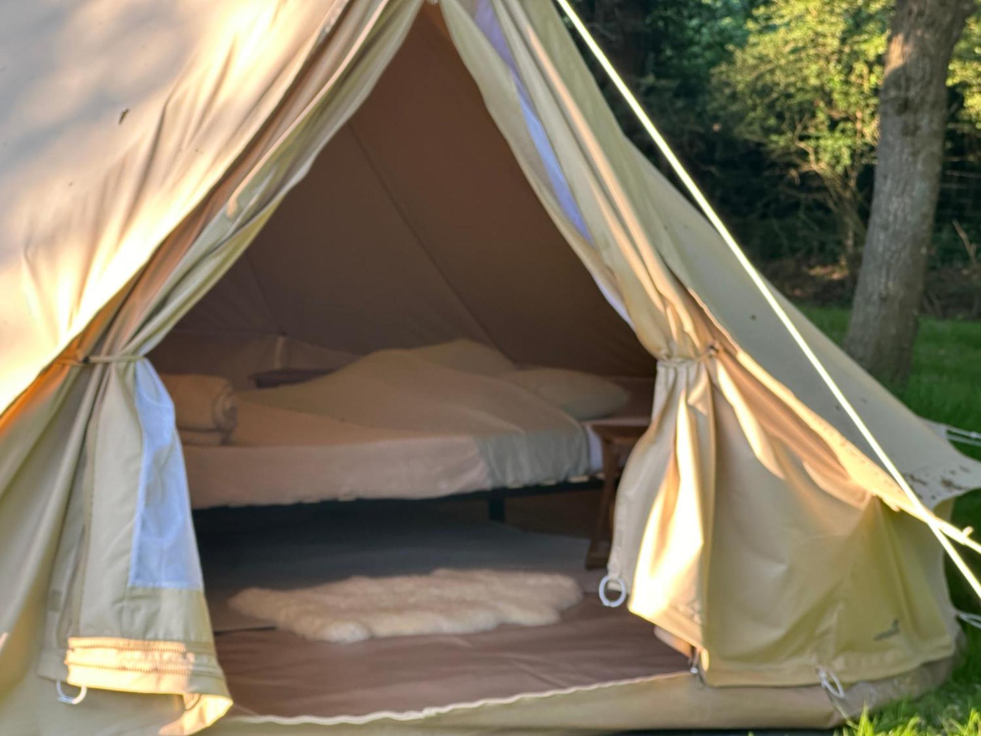 Hotel Grand Tepee Glamping Pour 2 Saint-Lyphard Esterno foto
