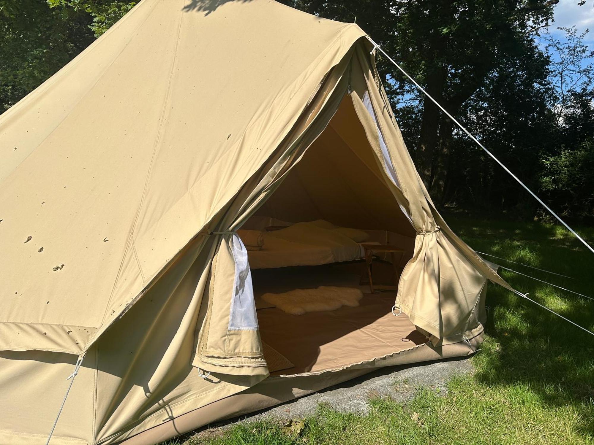 Hotel Grand Tepee Glamping Pour 2 Saint-Lyphard Esterno foto
