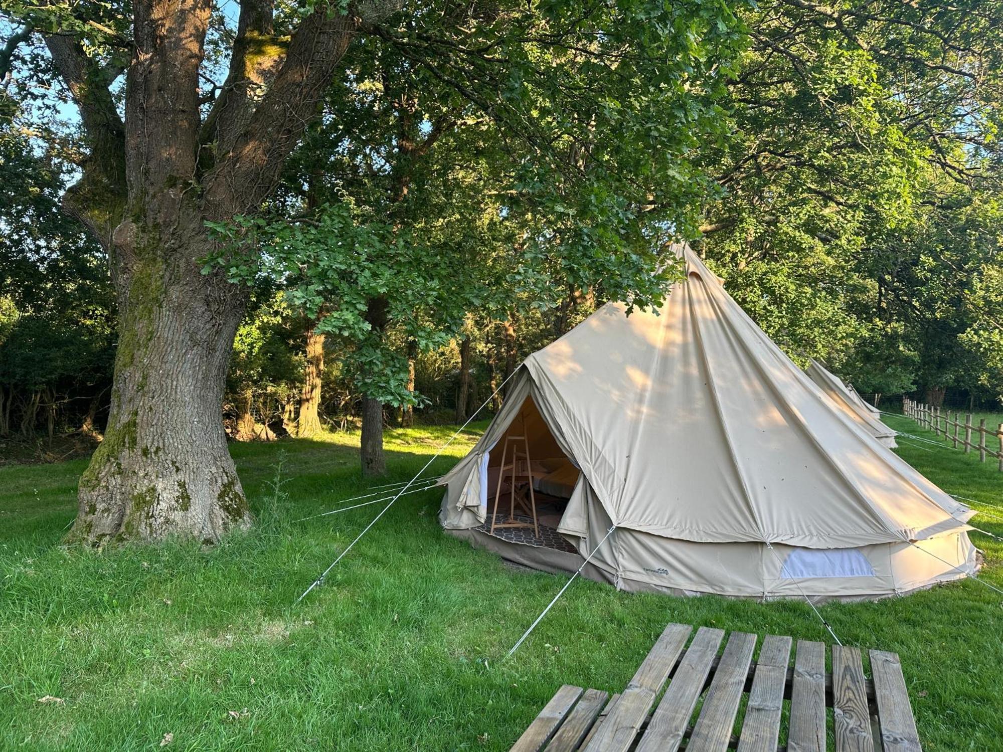 Hotel Grand Tepee Glamping Pour 2 Saint-Lyphard Esterno foto