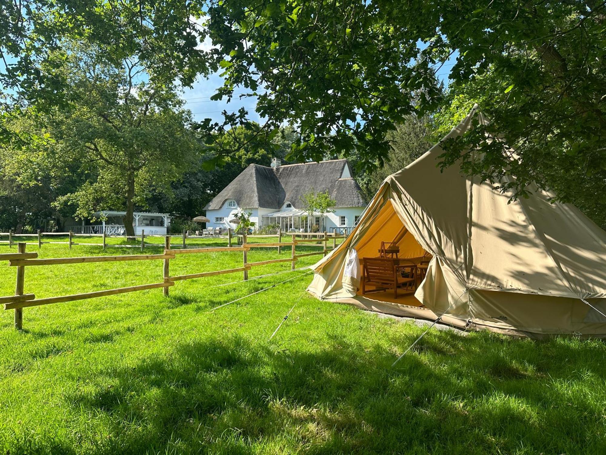 Hotel Grand Tepee Glamping Pour 2 Saint-Lyphard Esterno foto